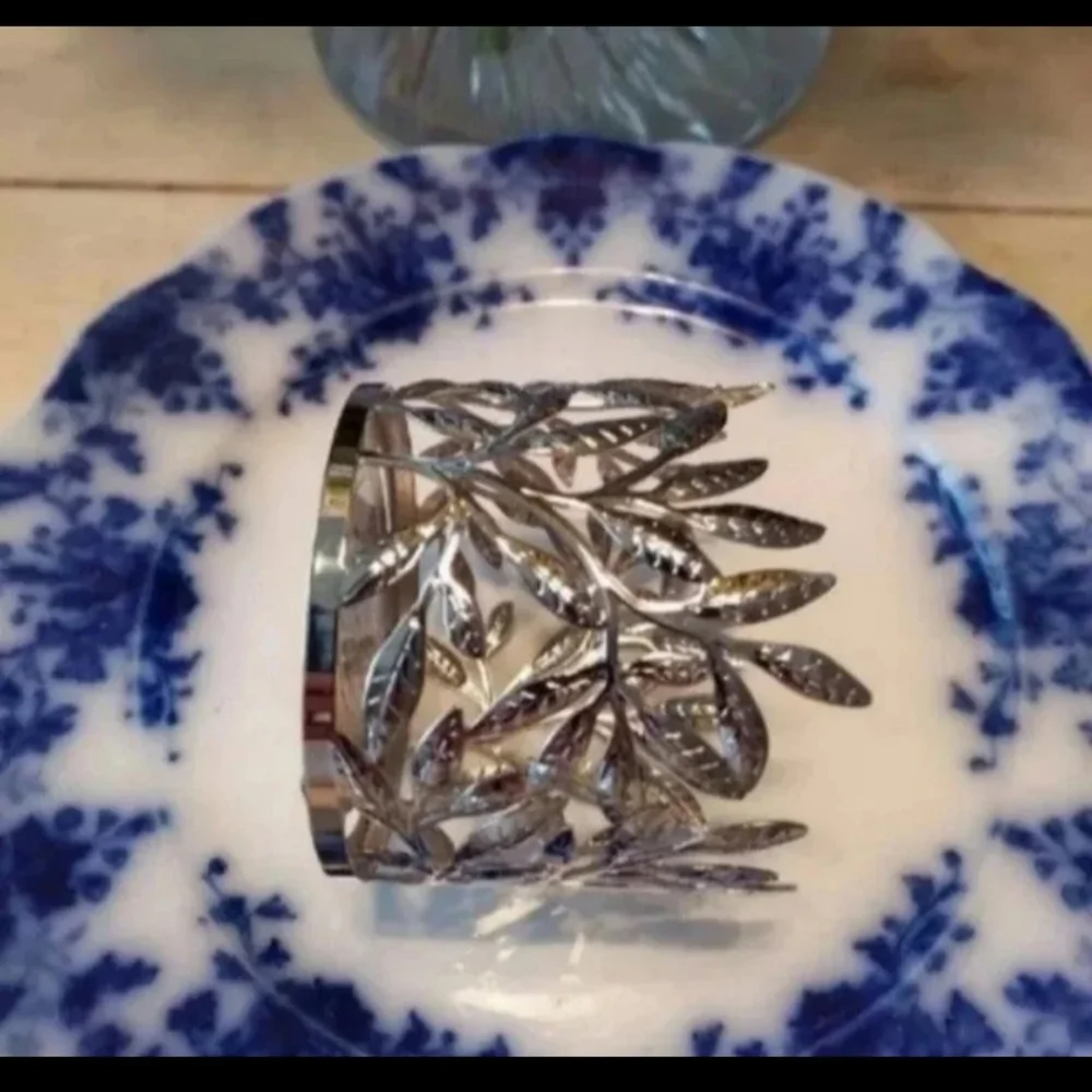 Silver Branches Candleholder + The Perfect Autumm OR The Perfect Christmas BNWT